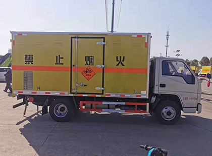黑河爆破器材运输车技术升级与安全合规新趋势